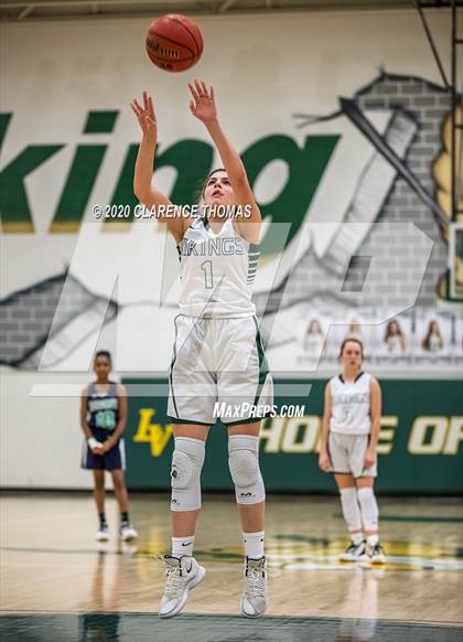 Thumbnail 2 in Woodgrove @ Loudoun Valley photogallery.
