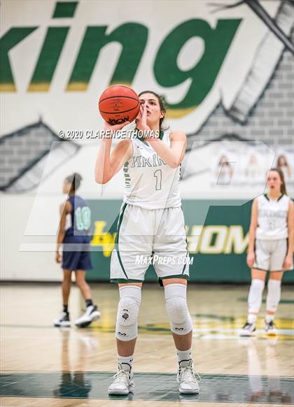 Thumbnail 1 in Woodgrove @ Loudoun Valley photogallery.