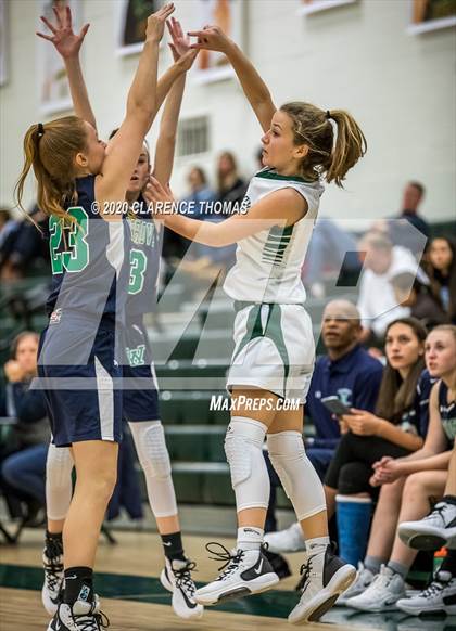 Thumbnail 1 in Woodgrove @ Loudoun Valley photogallery.
