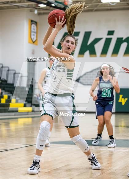 Thumbnail 1 in Woodgrove @ Loudoun Valley photogallery.