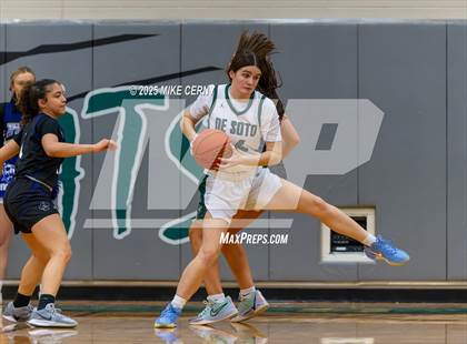 Thumbnail 1 in Piper @ De Soto photogallery.