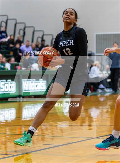 Thumbnail 1 in Piper @ De Soto photogallery.