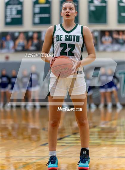 Thumbnail 2 in Piper @ De Soto photogallery.