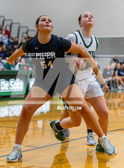 Thumbnail 1 in Piper @ De Soto photogallery.