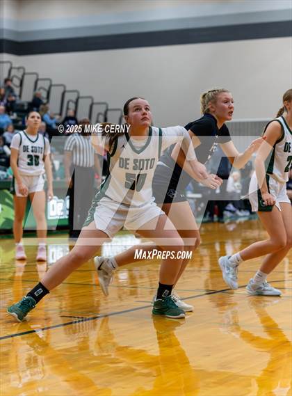 Thumbnail 2 in Piper @ De Soto photogallery.