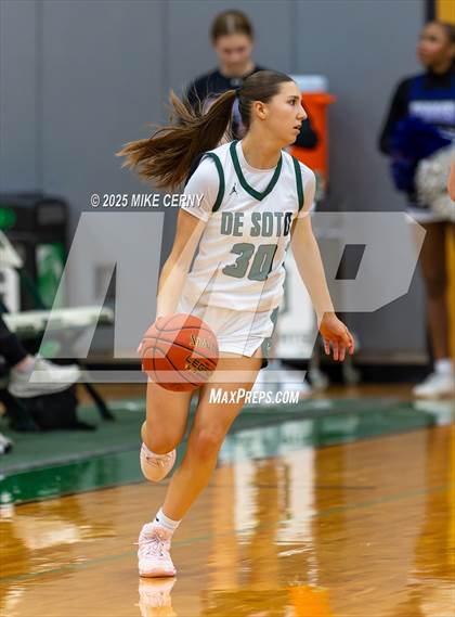Thumbnail 1 in Piper @ De Soto photogallery.