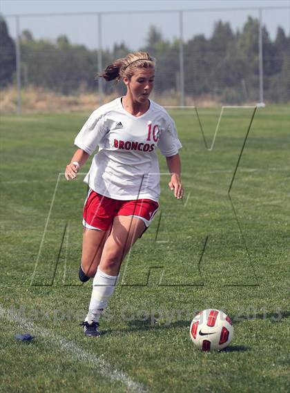 Thumbnail 1 in Bella Vista vs St. Mary's (CIF SJS D2 Semifinal Playoff) photogallery.