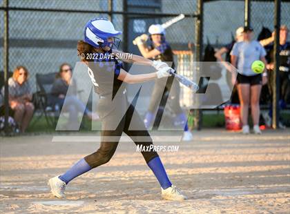 Thumbnail 3 in Davenport West vs Durant (Varsity Classic) photogallery.