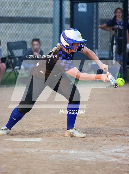 Thumbnail 1 in Davenport West vs Durant (Varsity Classic) photogallery.