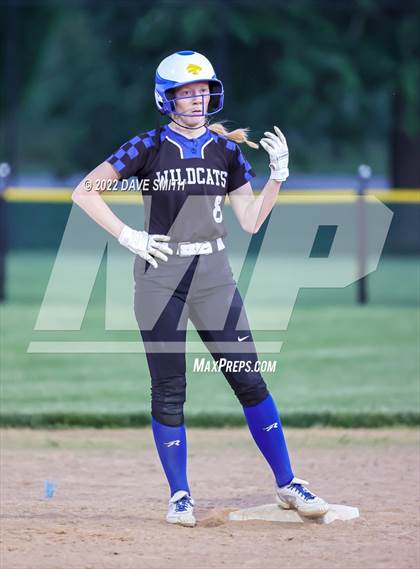 Thumbnail 2 in Davenport West vs Durant (Varsity Classic) photogallery.