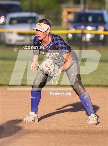 Thumbnail 1 in Davenport West vs Durant (Varsity Classic) photogallery.