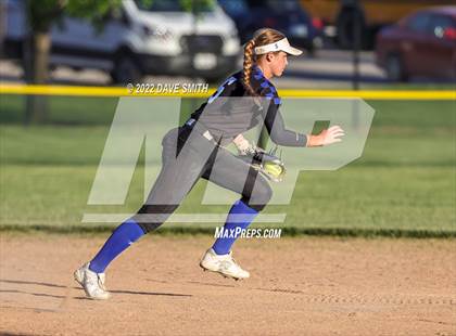 Thumbnail 2 in Davenport West vs Durant (Varsity Classic) photogallery.