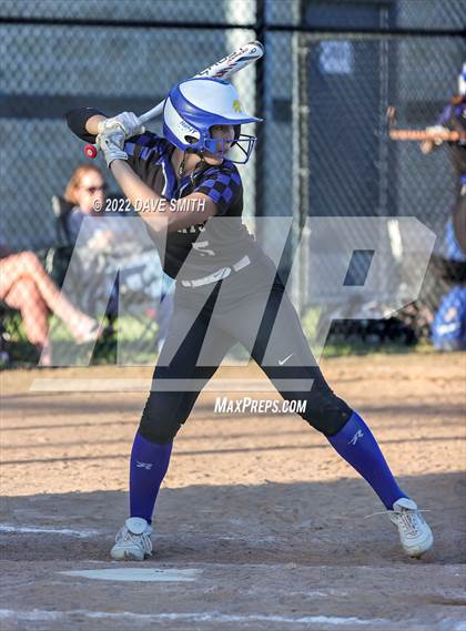 Thumbnail 1 in Davenport West vs Durant (Varsity Classic) photogallery.