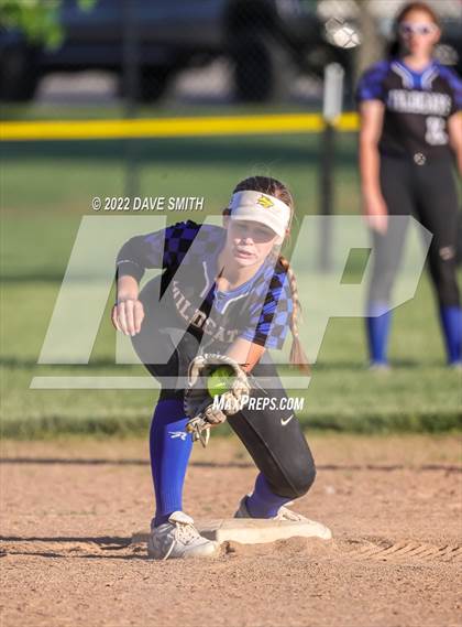 Thumbnail 3 in Davenport West vs Durant (Varsity Classic) photogallery.