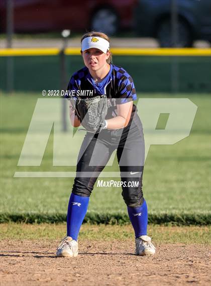 Thumbnail 3 in Davenport West vs Durant (Varsity Classic) photogallery.