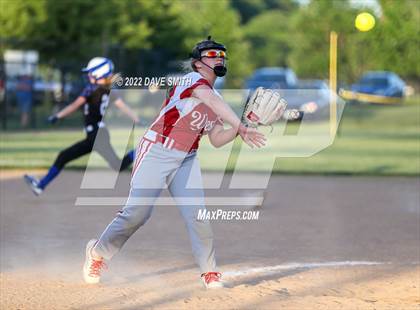 Thumbnail 2 in Davenport West vs Durant (Varsity Classic) photogallery.