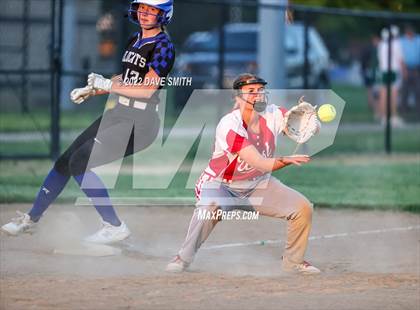 Thumbnail 2 in Davenport West vs Durant (Varsity Classic) photogallery.