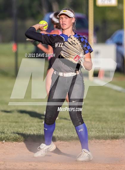 Thumbnail 1 in Davenport West vs Durant (Varsity Classic) photogallery.