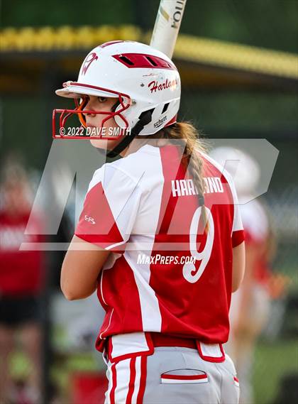 Thumbnail 2 in Davenport West vs Durant (Varsity Classic) photogallery.