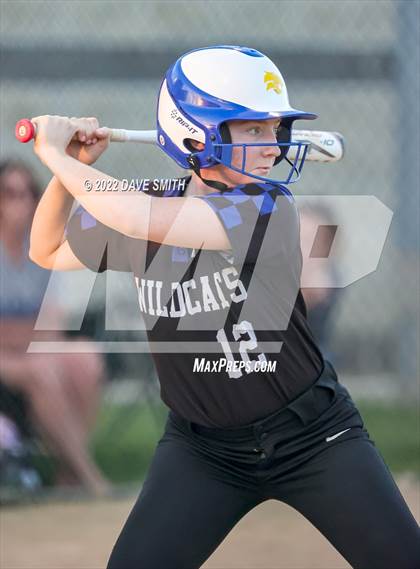 Thumbnail 2 in Davenport West vs Durant (Varsity Classic) photogallery.