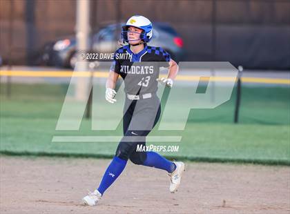 Thumbnail 3 in Davenport West vs Durant (Varsity Classic) photogallery.