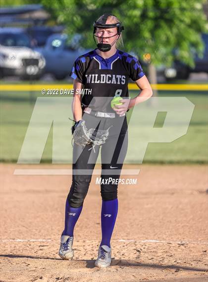 Thumbnail 1 in Davenport West vs Durant (Varsity Classic) photogallery.