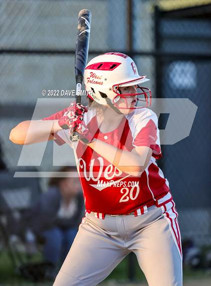 Thumbnail 2 in Davenport West vs Durant (Varsity Classic) photogallery.