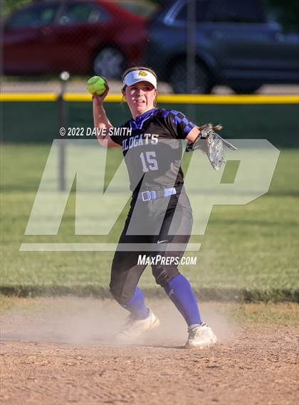 Thumbnail 3 in Davenport West vs Durant (Varsity Classic) photogallery.