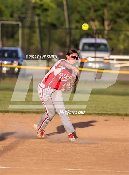 Thumbnail 3 in Davenport West vs Durant (Varsity Classic) photogallery.