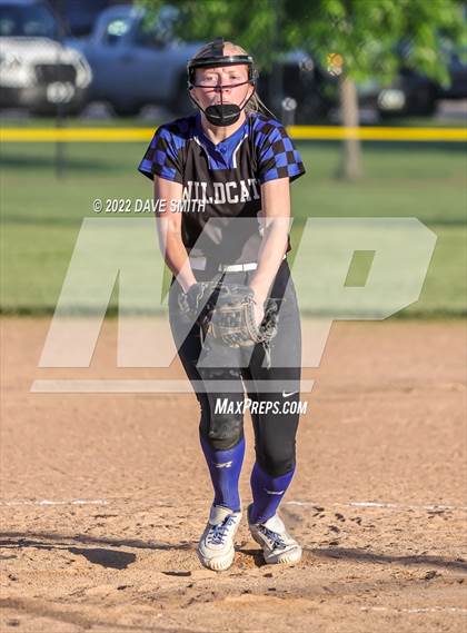 Thumbnail 3 in Davenport West vs Durant (Varsity Classic) photogallery.