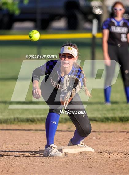 Thumbnail 1 in Davenport West vs Durant (Varsity Classic) photogallery.