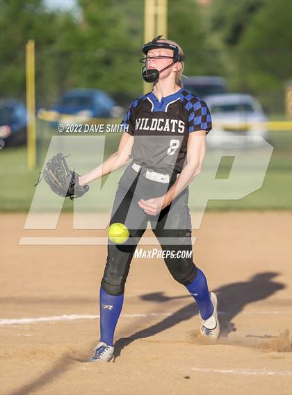 Thumbnail 1 in Davenport West vs Durant (Varsity Classic) photogallery.