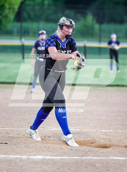 Thumbnail 1 in Davenport West vs Durant (Varsity Classic) photogallery.