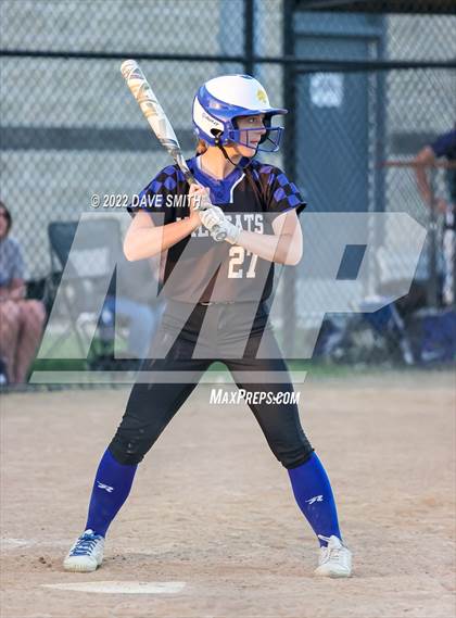Thumbnail 1 in Davenport West vs Durant (Varsity Classic) photogallery.