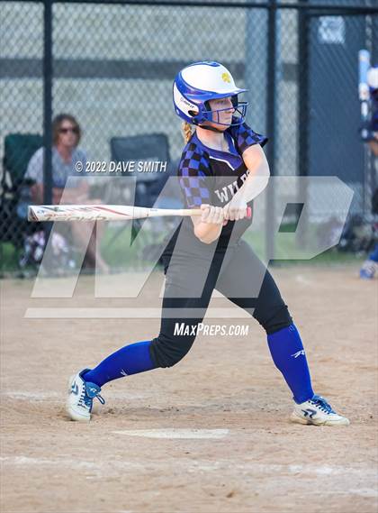 Thumbnail 3 in Davenport West vs Durant (Varsity Classic) photogallery.
