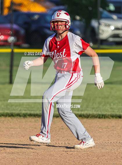 Thumbnail 1 in Davenport West vs Durant (Varsity Classic) photogallery.