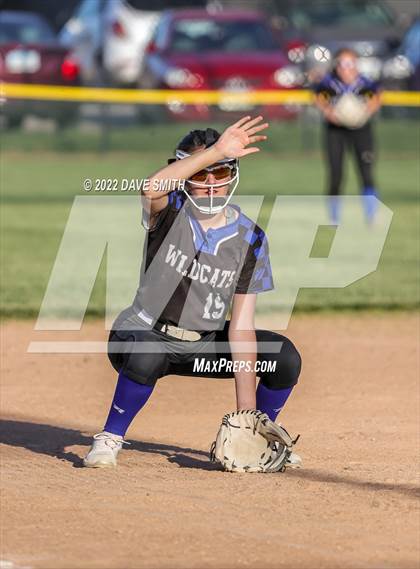 Thumbnail 3 in Davenport West vs Durant (Varsity Classic) photogallery.