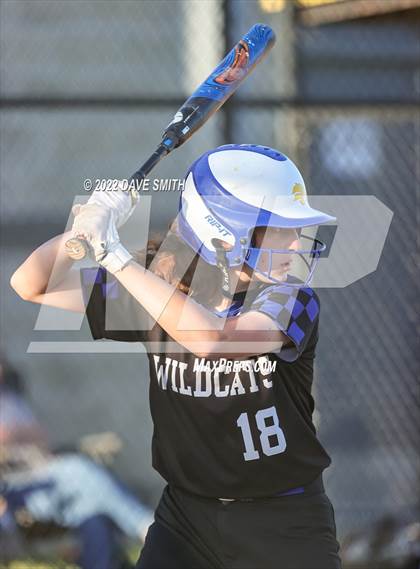 Thumbnail 3 in Davenport West vs Durant (Varsity Classic) photogallery.