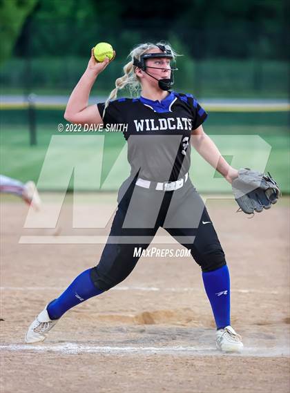 Thumbnail 1 in Davenport West vs Durant (Varsity Classic) photogallery.