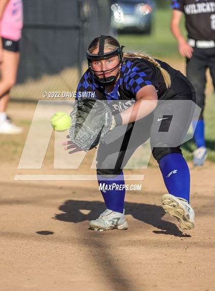 Thumbnail 3 in Davenport West vs Durant (Varsity Classic) photogallery.