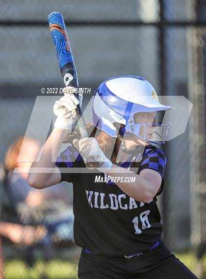 Thumbnail 1 in Davenport West vs Durant (Varsity Classic) photogallery.