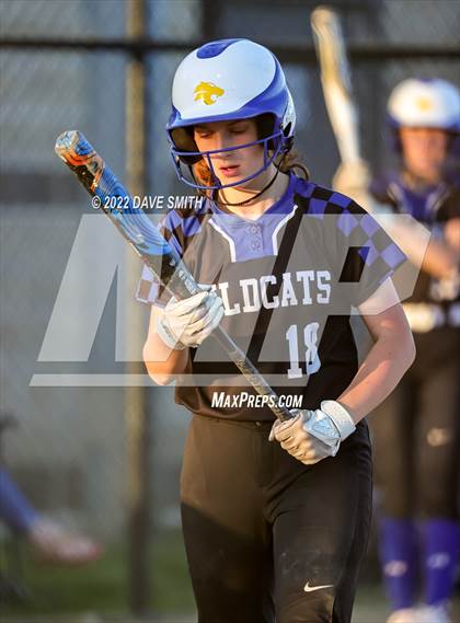 Thumbnail 3 in Davenport West vs Durant (Varsity Classic) photogallery.