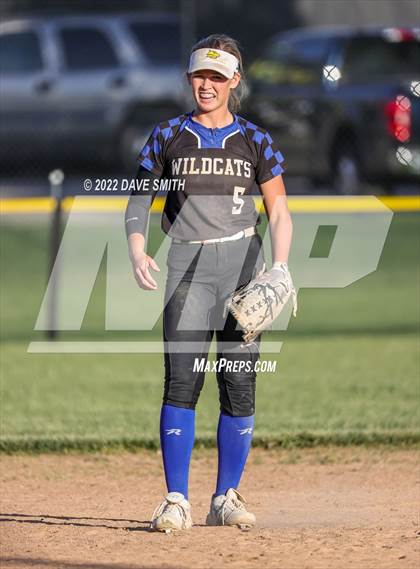 Thumbnail 2 in Davenport West vs Durant (Varsity Classic) photogallery.