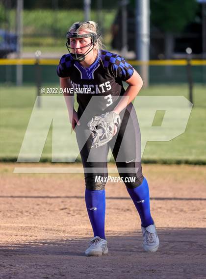Thumbnail 2 in Davenport West vs Durant (Varsity Classic) photogallery.