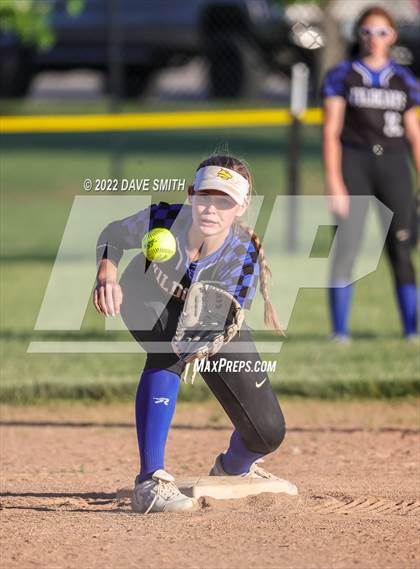 Thumbnail 2 in Davenport West vs Durant (Varsity Classic) photogallery.