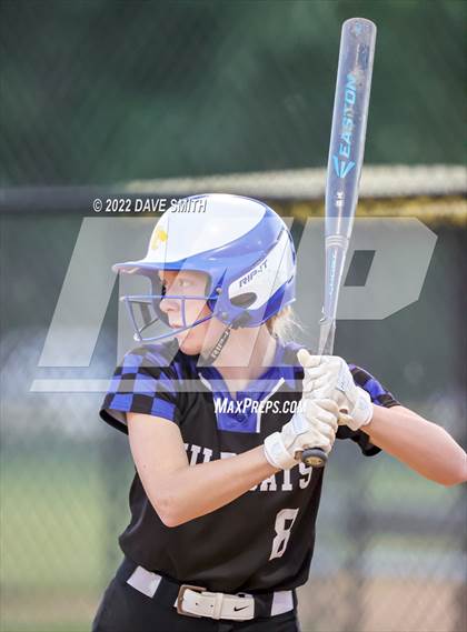 Thumbnail 2 in Davenport West vs Durant (Varsity Classic) photogallery.