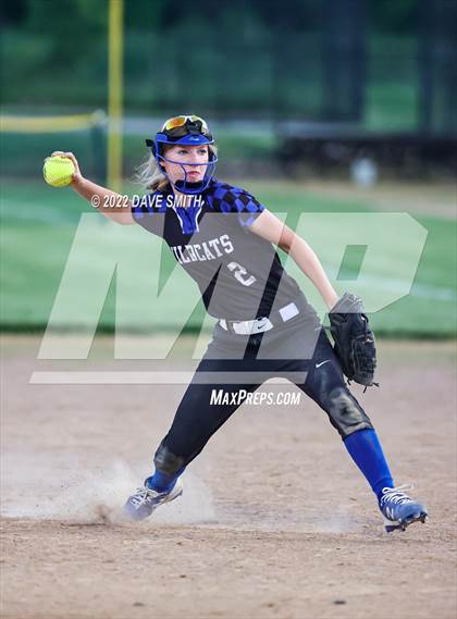 Thumbnail 1 in Davenport West vs Durant (Varsity Classic) photogallery.