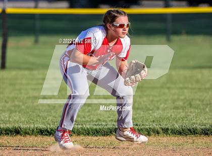 Thumbnail 2 in Davenport West vs Durant (Varsity Classic) photogallery.