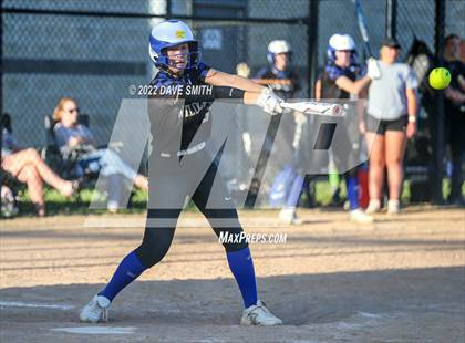 Thumbnail 2 in Davenport West vs Durant (Varsity Classic) photogallery.