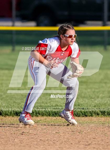 Thumbnail 1 in Davenport West vs Durant (Varsity Classic) photogallery.